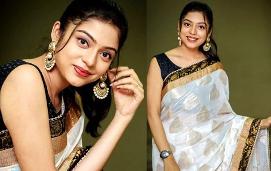 பிகில் பட நடிகை வர்ஷா போல்லம்மாவின் அழகில் திகைத்து போன ரசிகர்கள்!!