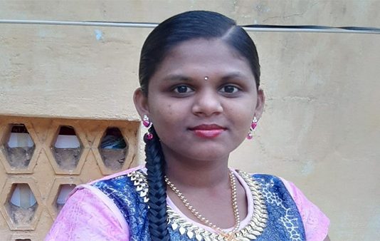 நீட் தேர்விற்கு பயிற்சி பெற்று வந்த மாணவி திடீரென எடுத்த விபரீத முடிவு.. நெஞ்சை உலுக்கும் சம்பவம்!!