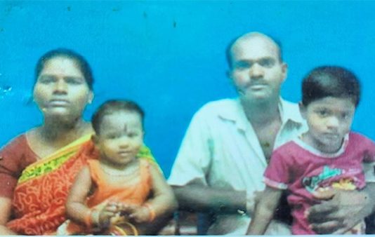 2 குழந்தைகளுடன் தாய் தற்கொலை.. நெஞ்சை உலுக்கும் சம்பவம்!!