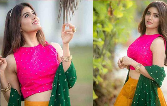 போட்டோ சூட்ல என்ன என்ன பண்றாங்க பாருங்க.. அம்ரிதா ஐயர் லேட்டஸ்ட் கிளிக்ஸ்!!