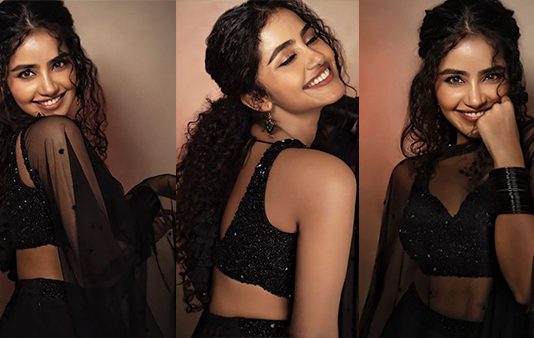 அந்த இடத்தை அப்பட்டமா காட்டி இளசுகளை மூச்சு முட்ட வைத்த அனுபமா!!