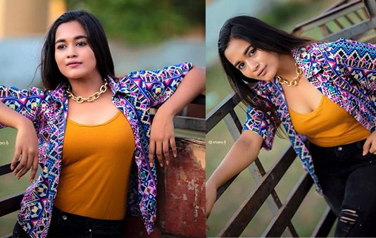 கை இல்லாத ஜாக்கெட்டில் போஸ் கொடுத்து இளசுகளை திணறடித்த காவியா அறிவுமணி!!