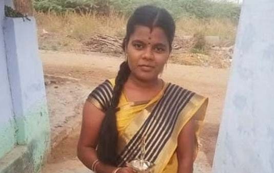 வாடஸ்அப் ஸ்டேட்டஸ் வைத்துவிட்டு கர்ப்பிணி இளம்பெண் எடுத்த சோக முடிவு : அதிர்ச்சியில் குடும்பத்தினர்!!