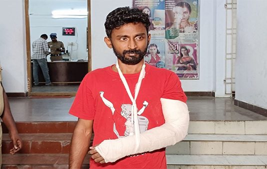 துப்பட்டா அணியாத பெண்களிடம் பாலியல் சீண்டல்.. வசமாக சிக்கிய இளைஞன்!!