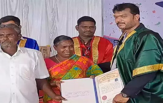 பட்டமளிப்பு விழா… இத வாங்க மகன் உசுரோட இல்லையே… மேடையிலேயே கதறியழுத பெற்றோர்!!