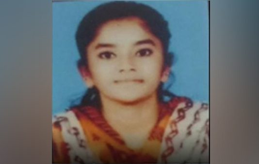 நள்ளிரவில் கேட்ட அலறல் சத்தம்.. அடுக்குமாடி வீட்டில் கல்லூரி மாணவிக்கு நேர்ந்த கொடூரம்!!