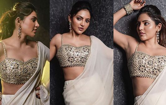 குனிந்தபடி போஸ் கொடுத்து கதி கலங்க வைத்த அதுல்யா ரவியின் லேட்டஸ்ட் போட்டோஸ்!!