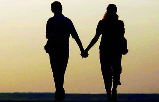 காதலனுடன் தனியாக போன் பேசிய சிறுமி… தாய் எடுத்த விபரீத முடிவு : கடைசியில் காத்திருந்த அதிர்ச்சி!!