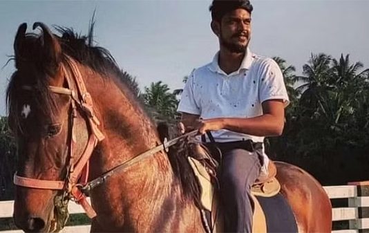 குதிரை வேண்டும் என ஆசையாகக் கேட்ட மகன்… மறுத்த தந்தை : இறுதியில் நடந்த சோகம்!!