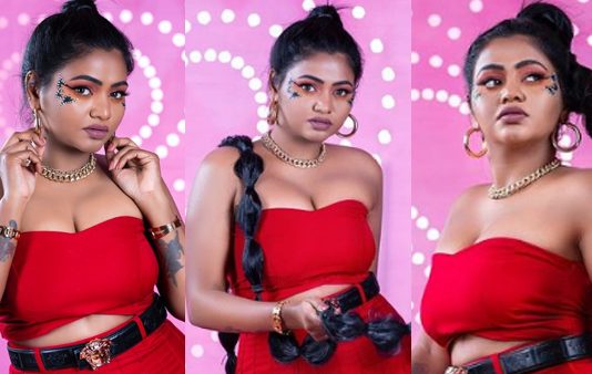 எடுப்பான முன்னழகை காட்டி மூச்சு முட்ட வைத்த ஷாலு ஷம்மு!!