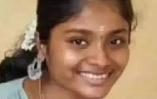 செல்போனால் பரிதாபமாக உயிரிழந்த கல்லூரி மாணவி!!