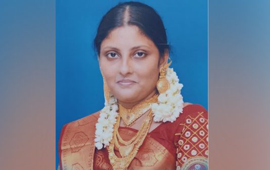 பெண் குழந்தை பிறந்ததால் சித்திரவதை? இளம்பெண் தூக்கிட்டு தற்கொலை!!