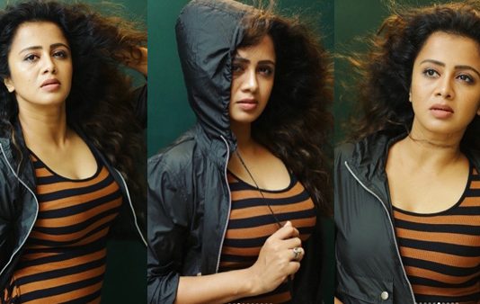 ஒற்றை பார்வையில் ரசிகர்களை சூடேற்றிய அஞ்சனா ரங்கன் வைரல் கிளிக்ஸ்!!