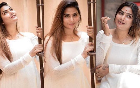 மைனா நந்தினியின் அந்த உறுப்பு பெரிசா இருக்கா…?அசிங்கம் தாங்கமுடியாமல் ஆத்திரமடைந்த கணவர்!!