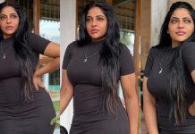 நாட்டுக்கட்ட உடம்ப நச்சினு காட்டி இளசுகளை மூச்சு முட்ட வைக்கும் ரேஷ்மா!!