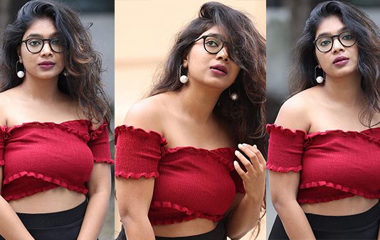 கவர்ச்சி உடையில் கும்முனு போஸ் கொடுத்த VJ பார்வதியின் லேட்டஸ்ட் கிளிக்ஸ்!!