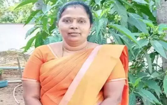 ரயில் முன் பாய்ந்து பள்ளி தலைமையாசிரியை தற்கொலை.. தவிக்கும் 2 மகள்கள்!!