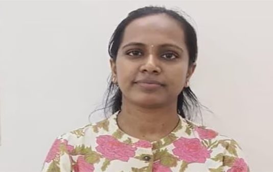 திருமணமாகாத ஆண்களை பேசியே மயக்கி சொகுசு வாழ்க்கை.. சிக்கிய இளம்பெண்!!