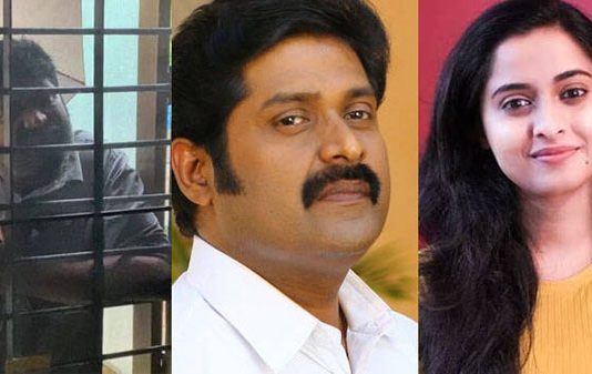 சுவர் ஏறி குதித்து தந்தை அட்டூழியம்… கதறியழுத தமிழ் நடிகை.. வெளியான கண்ணீர் வீடியோ!!