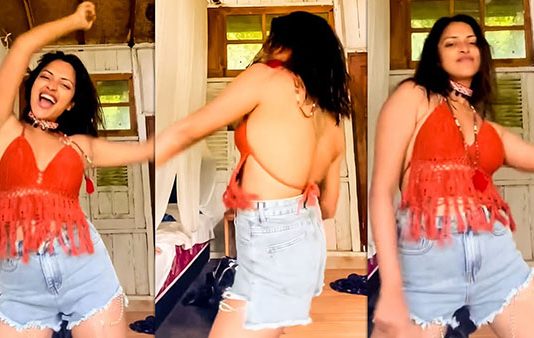 மாடர்ன் உடையில் கவர்ச்சி போஸ் கொடுத்து ரசிகர்களின் சூட்டைக்கிளப்பிய அமலாபால்!!