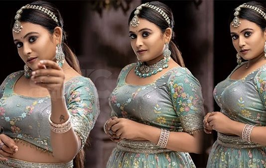 தள்ளி நின்னு ஆடுடி ஸ்டெப் போட முடியல.. தமன்னாவுடன் ஆட்டம் போட்டு டஃப் கொடுக்கும் சீரியல் நடிகை!!
