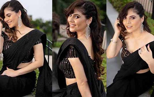 அந்த டூ இன்ச் கேப்ப அழகா காட்டி இளசுகளை திணறடித்த ஷெரின் ஹாட் பிக்ஸ்!!