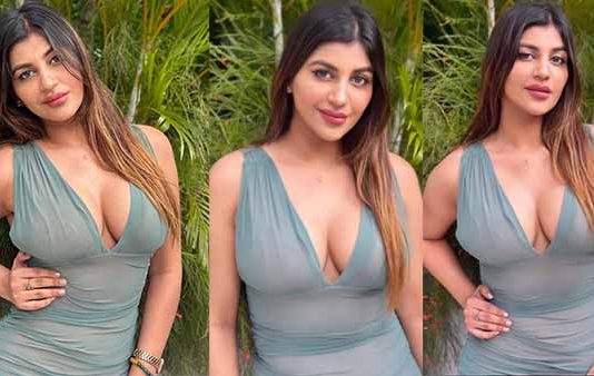 முன்னழகை இறக்கி காட்டி ரசிகர்களை திக்குமுக்காட செய்த யாஷிகா ஆனந்த்!!