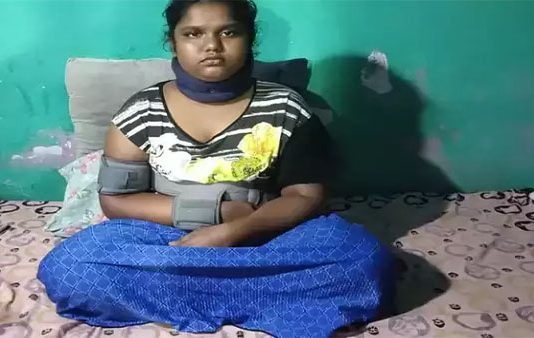 பள்ளிக் கழிவறையில் துடிதுடித்த மாணவி.. இறுதியில் நேர்ந்த பரிதாபம்!!