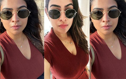 குட்டி ஷார்ட்ஸும் டீ ஷர்ட்டும் போட்டுட்டு இளசுகளை திக்குமுக்காட செய்த VJ மகேஸ்வரி!!