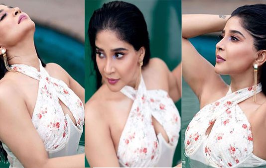 ஹோட்டல் அறையில் கையில் கிளாஸ் உடன் கும்மாளம் போட்ட சாக்ஷி அகர்வால்.. அதிர்ச்சியில் ரசிகர்கள்!!