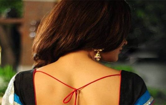 அட்ஜெஸ்ட் செய்ய மறுத்த சிரிப்பழகி நடிகை… அதிகாரிகளுடன் உல்லாசம் : உண்மையை கூறிய பிரபலம்!!