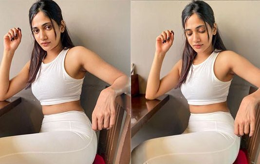 லாஸ்லியாவா இது? மியா கலிஃபான்னு நெனச்சேன்: கவர்ச்சி போஸில் கதற வச்சிட்டியேம்மா!!