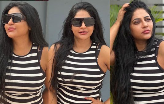 அந்த இடத்தை ஜூம் பண்ணி காட்டி இளசுகளை திக்குமுக்காட செய்த ரேஷ்மா பசுபுலேட்டி!!