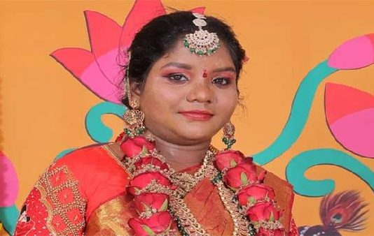 டெலிவரியில் கணவரும் இருக்கணுமா? மருத்துவமனை விளம்பரத்தால் கர்ப்பிணி மரணம் : பயங்கர சம்பவம்!!