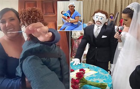 பொம்மையால் இரண்டாவது முறை கர்ப்பமான இளம்பெண்.. ஷாக்கில் நெட்டிசன்கள்!!