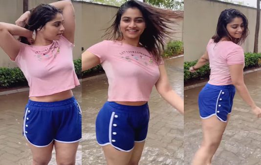 வெள்ளத்திற்கு மத்தியில் குதூகலம் செய்த ஷிவானியை கழுவி ஊற்றும் நெட்டிசன்கள்!!