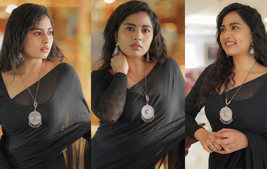 ட்ரான்ஸ்பரென்ட் உடையில் கும்முனு போஸ் கொடுத்த சிருஷ்டி டாங்கே.. எக்குதப்பா வர்ணிக்கும் நெட்டிசன்கள்!!