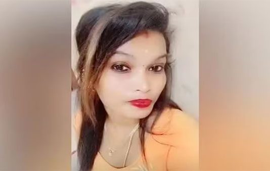 இளம் பெண் வெட்டிக்கொலை… முகமூடி நபர்களின் வெறிச்செயல்!!