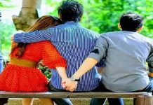 கள்ளக்காதலனுடன் சேர்ந்து கணவனை போட்டு தள்ளிவிட்டு இரண்டு ஆண்டுகளாக பூ, பொட்டுடன் வலம் வந்த மனைவி!!