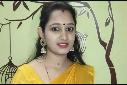 வீடியோ காலில் கணவனுடன் பேசிக் கொண்டே பெட்ரோல் ஊற்றி தீ வைத்துக் கொண்ட இளம் மனைவி!!