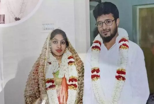 காபியில் சயனைடு கலந்து இளம்பெண் கொலை… காதல் கணவனும், மாமியாரும் செய்த கொடூரம்!!