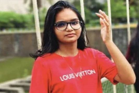 தலையில் கிரிக்கெட் பந்து தாக்கி 15 வயது மாணவி உயிரிழந்த சோகம்!!