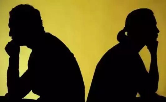 மனைவி பிரிந்து சென்ற சோகம் : இளைஞன் எடுத்த விபரீத முடிவு!!