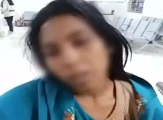 இளம்பெண்ணை நிர்வாணப்படுத்தி கொடூர தாக்குதல்.. கணவர் உயிரிழந்ததும் உறவினர்கள் வெறிச்செயல்!!