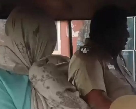 அரசு பள்ளியில் அதிர்ச்சி பத்தாம் வகுப்பு மாணவிக்கு பாலியல் சீண்டல்.. ஆங்கில ஆசிரியர் கைது!!