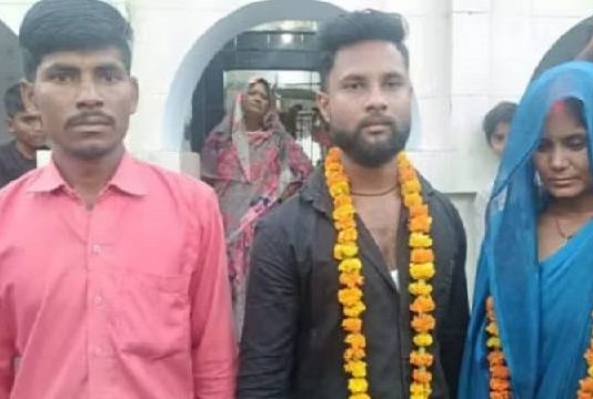 குழந்தைகளை பார்த்துக் கொள்கிறேன், மனைவியை காதலனுக்கு திருமணம் செய்து வைத்த கணவர்!!