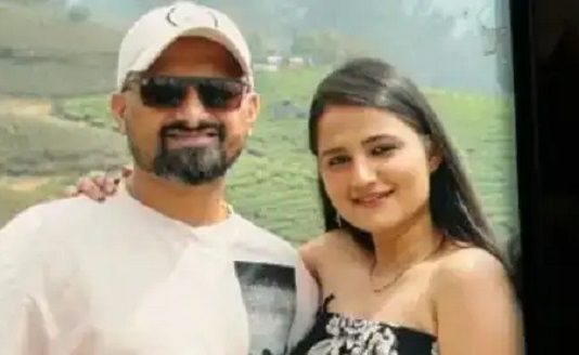 சூட்கேசில் மனைவியின் உடல் சடலமாக மீட்பு.. கணவன் விபரீத முயற்சி!!