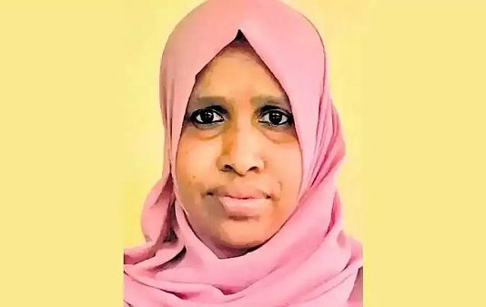 மகளின் திருமணத்தில் கப்கேக் சாப்பிட்ட தாய் மூச்சுத்திணறி மரணம்!!