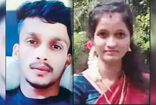 நம்பரை ‘பிளாக்’ செய்த காதலியை நடுரோட்டில் குத்திக் கொன்ற காதலன்!!