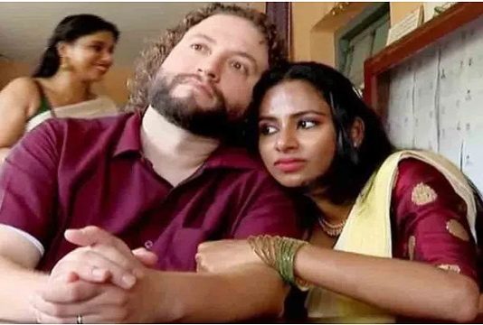 பிரான்சில் அமெரிக்கரை காதலித்து இந்தியாவில் திருமணம் செய்துகொண்ட கேரள இளம்பெண்!!